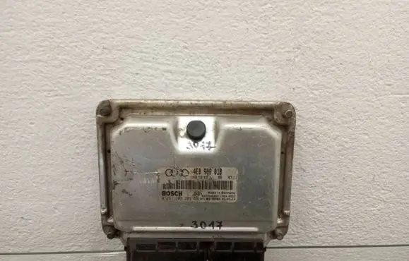 Audi A8 S8 D3 4E Engine control unit/module 4E0906018 4E0910018 0261208203