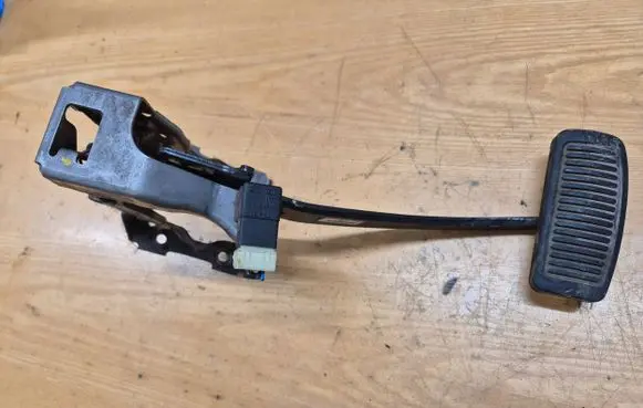 Hyundai Sonata Brake pedal 938103K000