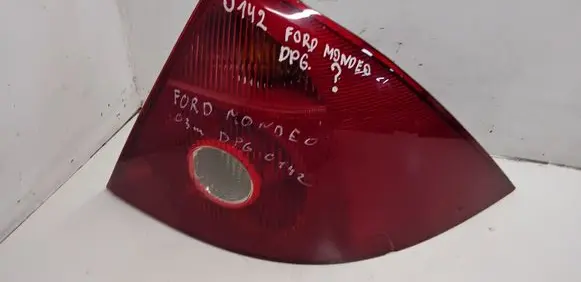 Ford Mondeo Mk III Rear/tail lights 1S7113404A
