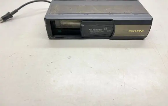 BMW 5 E39 CD/DVD changer CHMS630 020384 3893A128
