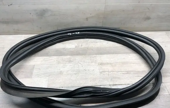 Volvo XC70 Trunk rubber seal (body) 