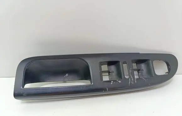 Volkswagen PASSAT B6 Other front door trim element 3C1867171B