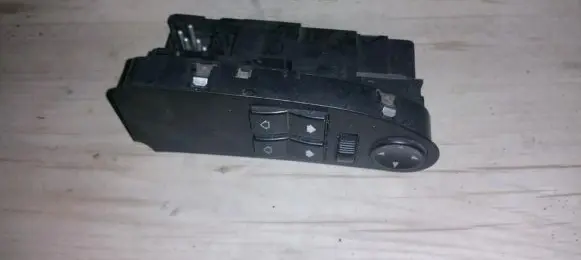 BMW 5 E39 Electric window control switch 8360887