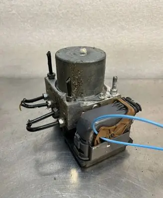 Peugeot 208 II Master brake cylinder 