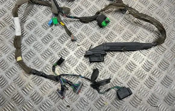 Volvo V70 Front door wiring loom 30728406