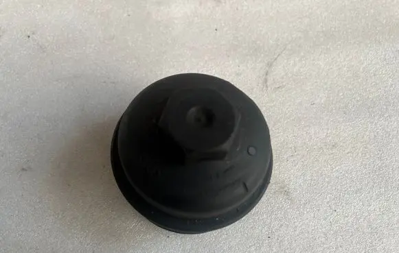 Volkswagen Golf V Oil filter cover 03c115403e