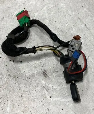 Peugeot 307 Ignition lock 9648445180