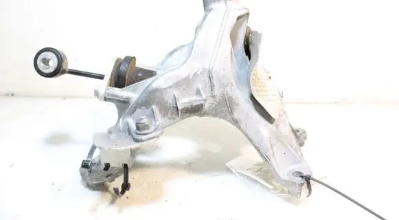 Engine mounting bracket