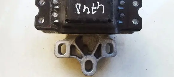 Volkswagen PASSAT B7 Engine mount bracket 3C0199555