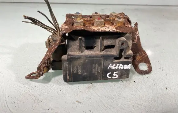 Audi A6 Allroad C5 Air suspension valve block 4F0616013 251804 111215