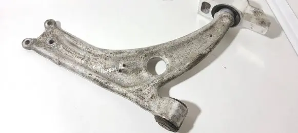 Volkswagen PASSAT B6 Front lower control arm/wishbone 3C0407153B