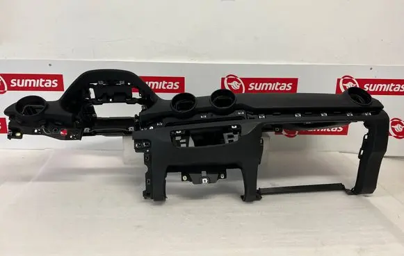 Audi Q2 - Dashboard 81B857033 81B858041