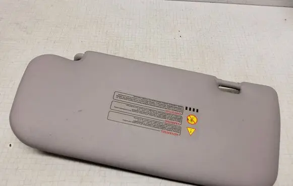 Nissan Primera Sun visor