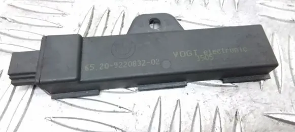 BMW 7 F01 F02 F03 F04 Keyless (KESSY) go control unit/module 9220832