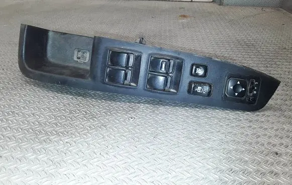 Mitsubishi Outlander Electric window control switch 8608A060 C8DD601M