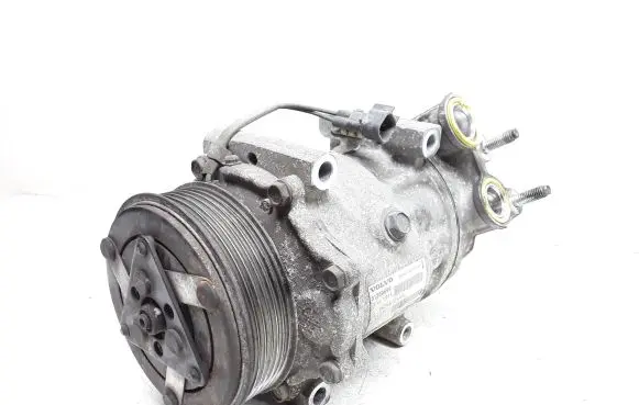 Volvo V60 Air conditioning (A/C) compressor (pump) 31369699