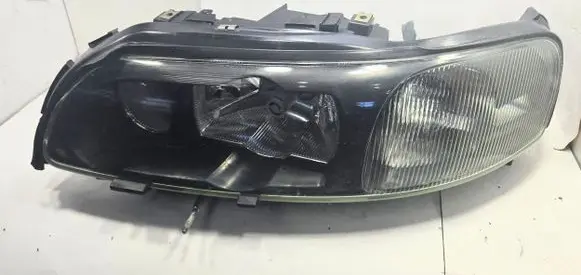 Volvo V70 Headlight/headlamp 30655905