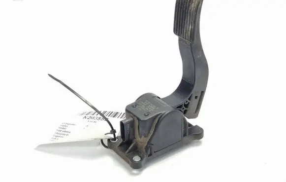 Mercedes-Benz Sprinter W906 Accelerator throttle pedal A9063000404