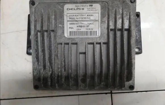 Citroen C3 Engine control unit/module 9647563180 R0411C001F