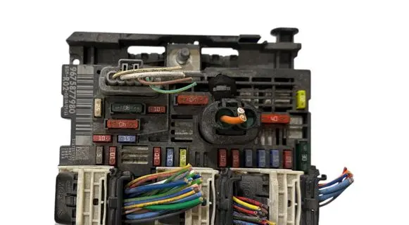 Peugeot 3008 I Fuse box set 9675877980