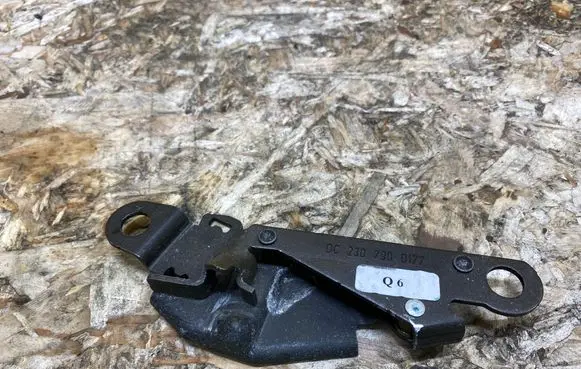 Mercedes-Benz SL R230 Convertible roof lock/latch 2307900177