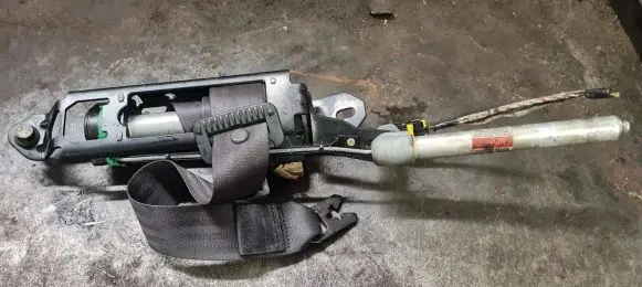 Volvo V70 Front seatbelt 8626240
