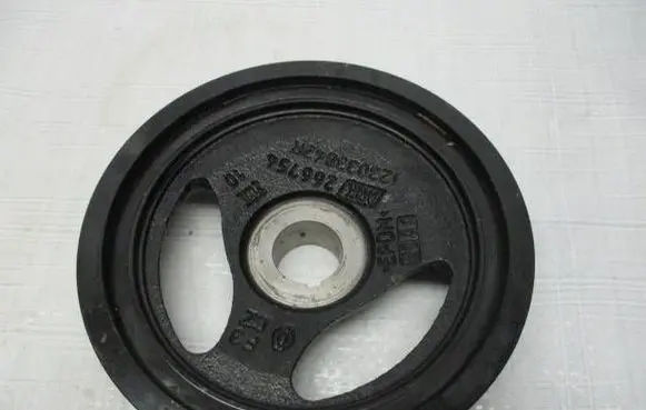Nissan X-Trail T32 Crankshaft pulley 123033842R