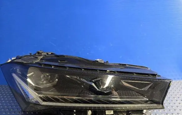 Skoda Superb B9 Headlight/headlamp 3P1941016A