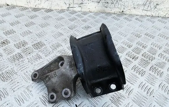 Engine mount bracket