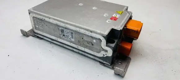 Audi Q8 e-tron Voltage converter/converter module 5QE915684CM