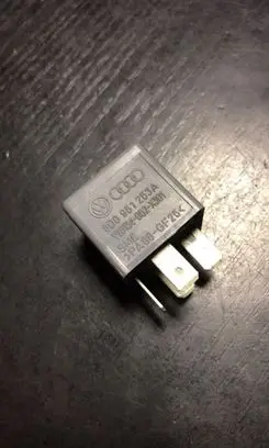 Audi A4 S4 B5 8D Other relay 8d0951253a