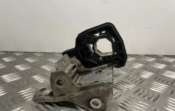 BMW 5 F10 F11 Radiator mount bracket 7186513 7207151 7211161