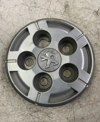 Peugeot Boxer R16 wheel hub/cap/trim 1374675080