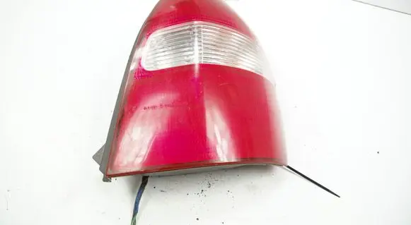 Mazda 323 F Rear/tail lights