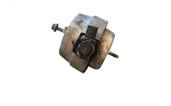 Engine mount bracket