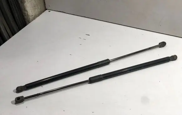 Peugeot 5008 Tailgate strut 9683738180