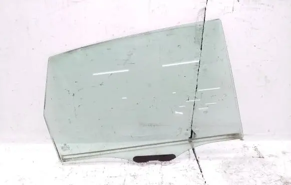 Honda CR-V Rear door window glass