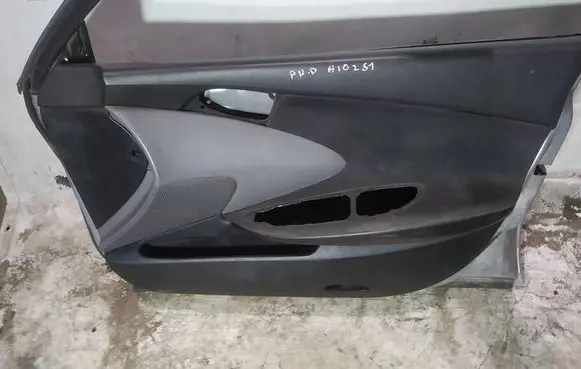 Nissan Primera Front door card panel trim