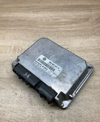 Volkswagen PASSAT B5 Engine control unit/module ECU 3B0907557D 5WP4360