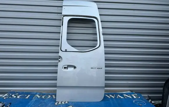 Mercedes-Benz Sprinter W907 W910 Back/rear loading door A9077422300