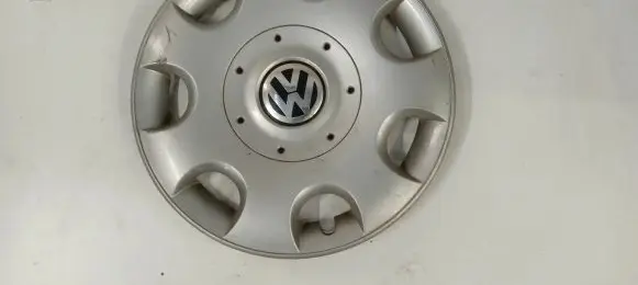 Volkswagen Touran I R16 wheel hub/cap/trim 1T0601147B