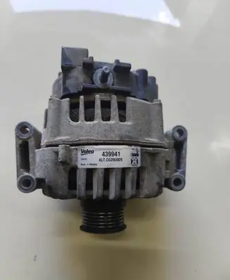 Mercedes-Benz E W212 Generator/alternator A624039A CG20U029