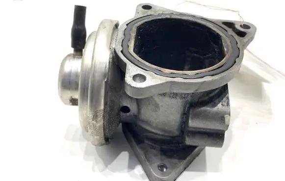 Skoda Octavia Mk2 (1Z) EGR valve 038131501AN