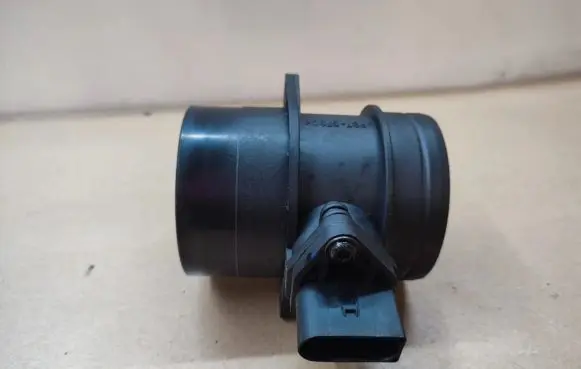 Audi A4 S4 B7 8E 8H Mass air flow meter