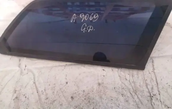 Volvo V50 Rear side window
