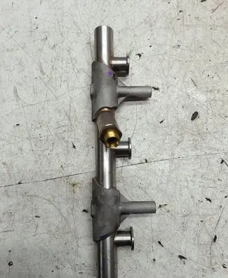 Audi Q7 4M Fuel main line pipe 06E130090AJ