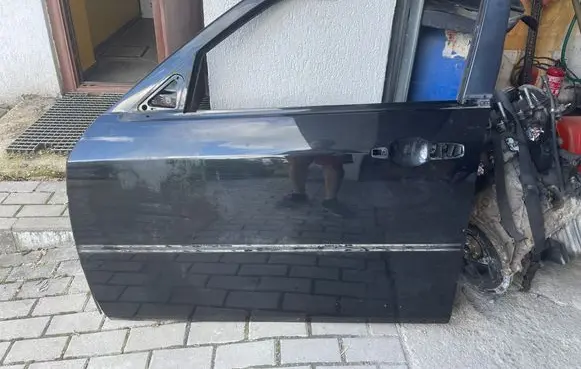 Chrysler 300 - 300C Front door