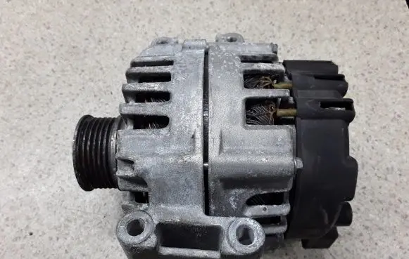 Mercedes-Benz E C207 W207 Generator/alternator A0009061722