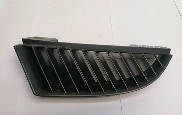 Mitsubishi Colt CZ3 Front bumper upper radiator grill MN127773