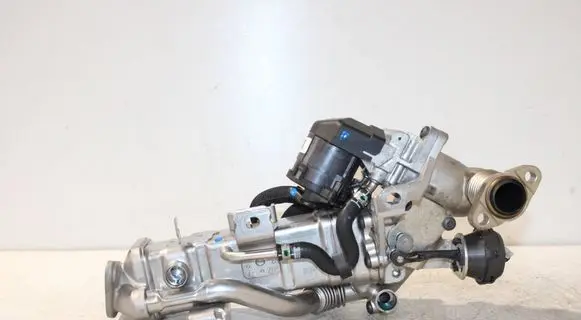 BMW X3 F25 EGR valve cooler 7822350 7810871